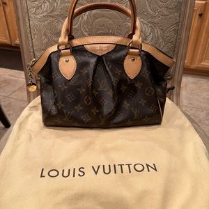 Louis Vuitton authentic bag like new!!!